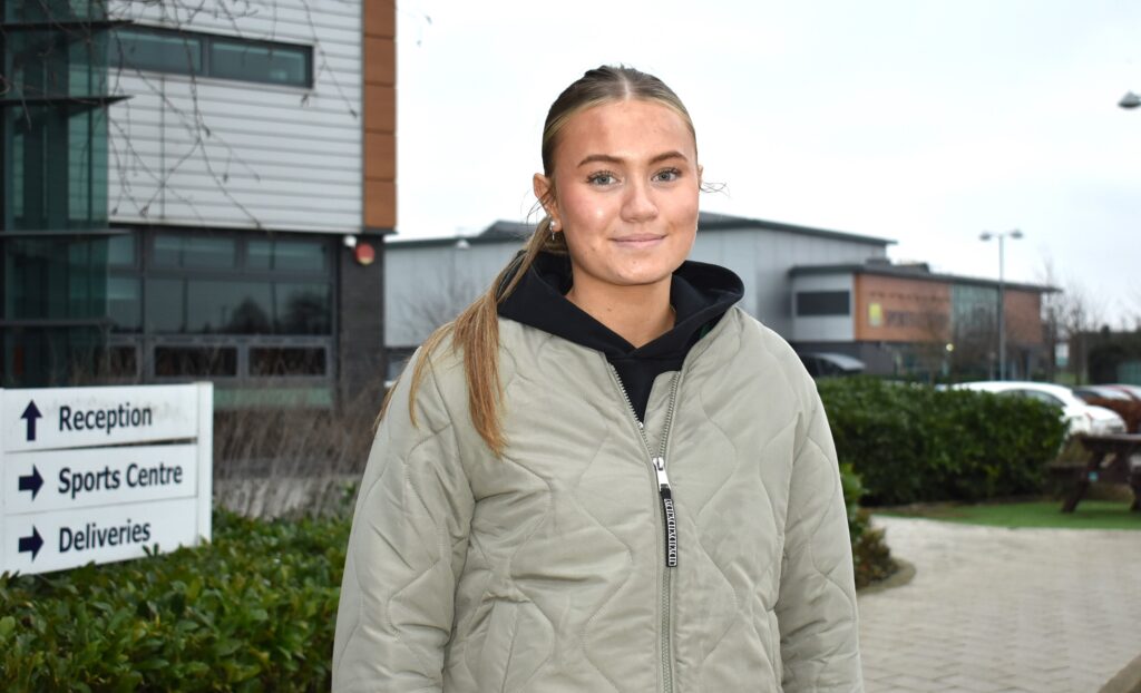 Bede ISE student and cricketer Eloise